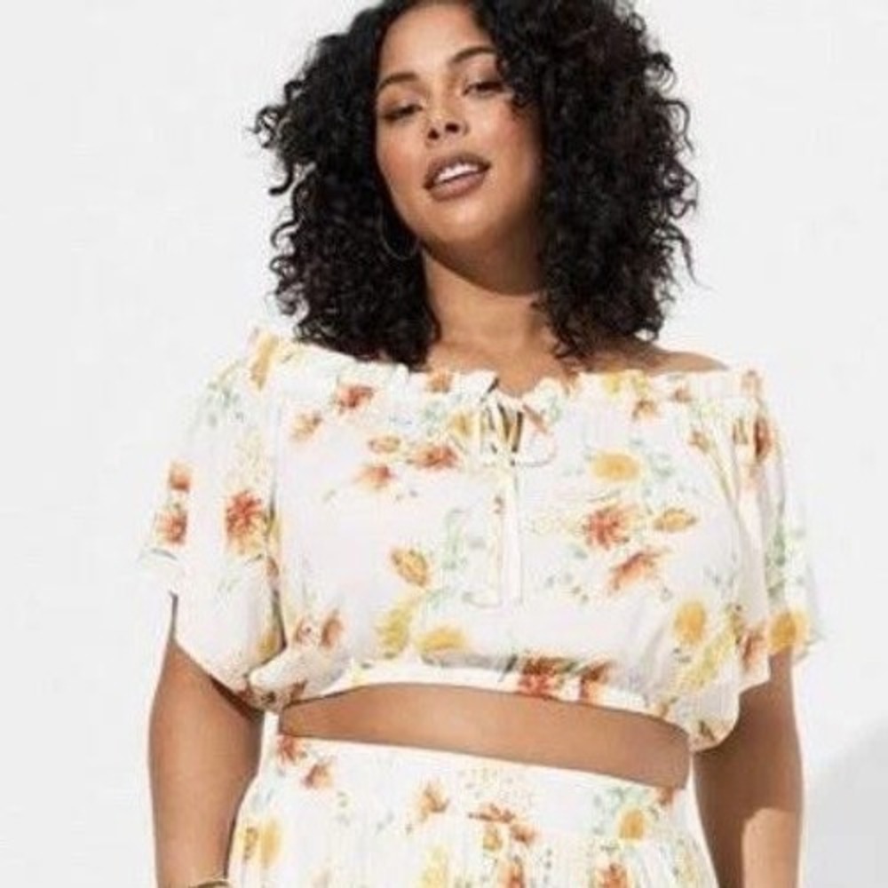 Torrid Floral Off The Shoulder Crop Top Womens 3 White Gauze Flutter Sleeve